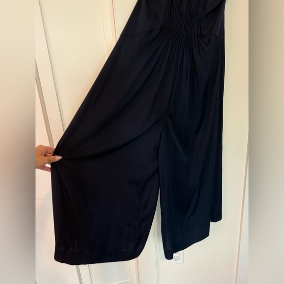 DIANE VON FURSTENBERG Tatianna Jumpsuit in Navy Halter Silk Open Back Size 6 - Picture 9 of 17